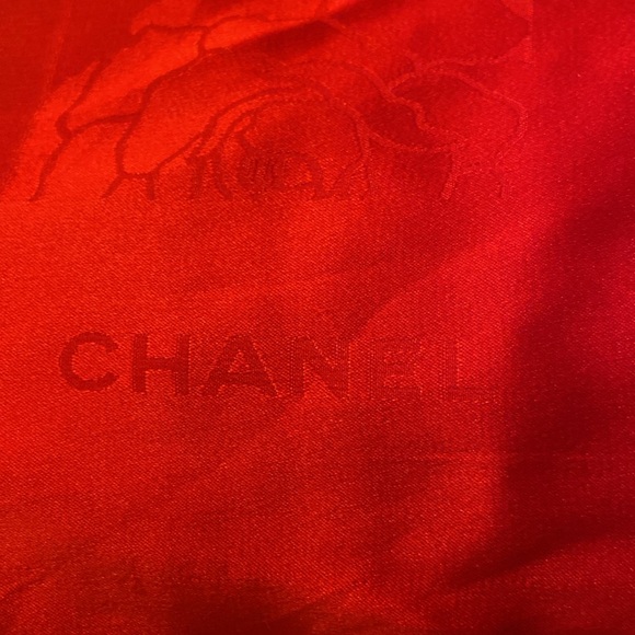 Vintage Chanel red silk chiffon scarf with floral print - Picture 2 of 2